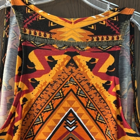 EST. 1946 sleeveless long vest top. Orange Aztec design. Size Medium. Looks new - Picture 5 of 8